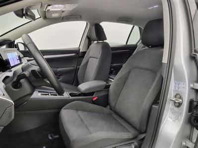VW Golf 2.0 SCR TDi Life Business Premium DSG (2024) - Foto 7