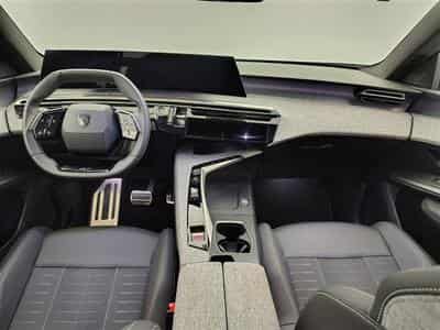 Peugeot 5008 1.2 Hybrid 145Cv e-DCS6 GT 7PL / NAVI / CARPLAY / CAMERA (2025) - Photo 8