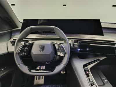Peugeot 5008 1.2 Hybrid 145Cv e-DCS6 GT 7PL / NAVI / CARPLAY / CAMERA (2025) - Photo 9