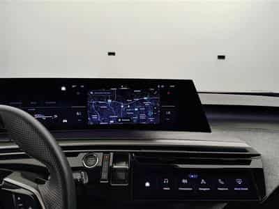 Peugeot 5008 1.2 Hybrid 145Cv e-DCS6 GT 7PL / NAVI / CARPLAY / CAMERA (2025) - Photo 11
