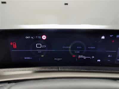 Peugeot 5008 1.2 Hybrid 145Cv e-DCS6 GT 7PL / NAVI / CARPLAY / CAMERA (2025) - Photo 10