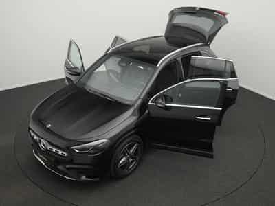 Mercedes GLA 220 4MATIC Multi+Pano+AHK+Handsfree (2025) - Photo 14