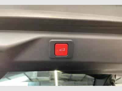 Peugeot 3008 Hybrid 145 e-DCS6 GT (2025) - Foto 12