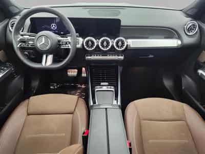 Mercedes GLB 180 7G-Tronic PACK AMG NAVI / S-CUIR / FULL LED / PANO (2025) - Foto 11
