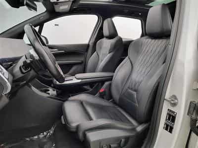 BMW 218 iA Pack M NAVI / FULL LED / CUIR PARTIEL / CAMERA / JA 17 (2023) - Foto 7