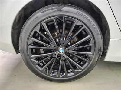 BMW 218 iA Pack M NAVI / FULL LED / CUIR PARTIEL / CAMERA / JA 17 (2023) - Foto 6