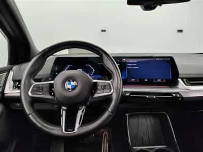 BMW 218 iA Pack M NAVI / FULL LED / CUIR PARTIEL / CAMERA / JA 17 (2023) - Foto 9