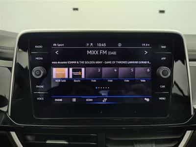 VW T-Roc 1.0 TSI 110cv R-Line CARPLAY / FULL LED / PDC AV+AR / JA 17" (2024) - Foto 11
