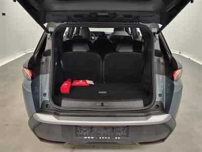 Peugeot 5008 1.2 HYBRID 136cv e-DSC6 GT Pack 7pl. NAVI / CAMERA 360° (2025) - Foto 14