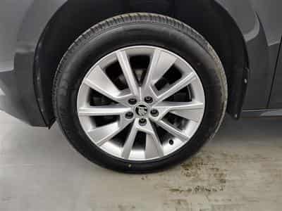 Skoda Kamiq 1.0 TSI 110cv DSG Ambition NAVI / FULL LED / CARPLAY (2024) - Foto 6