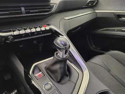 Peugeot 5008 1.2 PureTech Allure Pack 7PL NAVI / S-CUIR / FULL LED (2023) - Photo 12