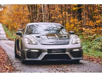 Porsche Cayman GT4 RS Weissach (2023) - Photo 11