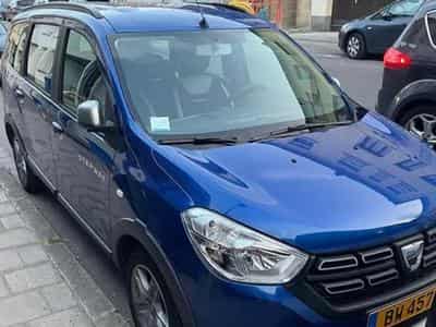 Dacia Lodgy Stepway 1.5 dCi / Blue 116 PS 7-Sitzer (2021) - Photo 1