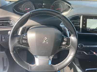 Peugeot 308 1.5 BLUEHDI 130 ALLURE EAT8 (2018) - Foto 14