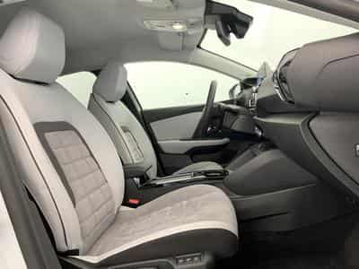 CitroëN C4 PureTech 130 EAT8 Max (2025) - Photo 9