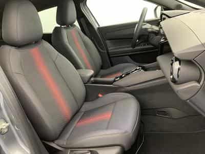 Alfa-Romeo Junior 1.2 Ibrida 145 ch e-DCT6 Ti (2026) - Photo 9
