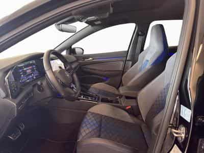 VW Golf PERFORMANCE (2024) - Photo 9