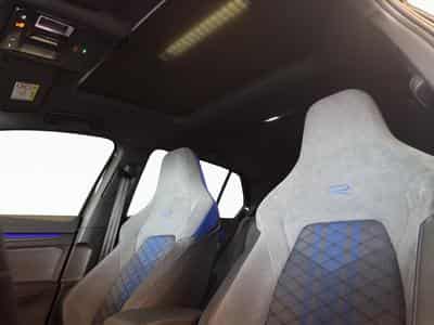 VW Golf PERFORMANCE (2024) - Photo 15