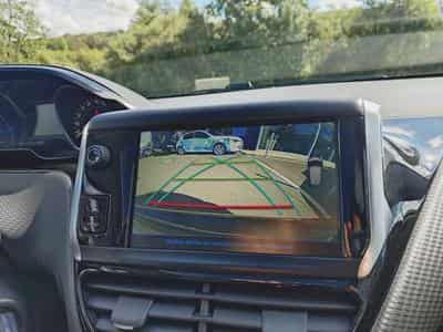 Peugeot 208 GT-LINE (2017) - Photo 9