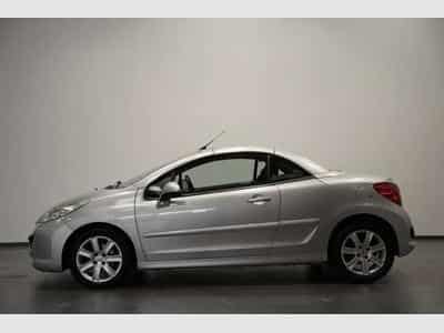 Peugeot 207 Sport *Einparkhilfe *Windschott *Winter-P (2009) - Photo 3