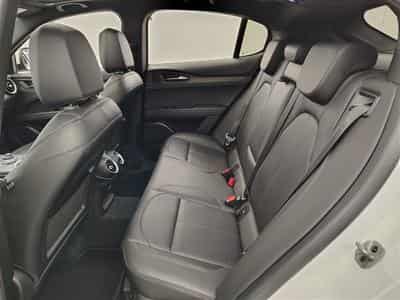 Alfa-Romeo Stelvio 2.2 MJD TI **AUTO/CUIR/CAMERA/SG CH/FULL LED** (2022) - Photo 13