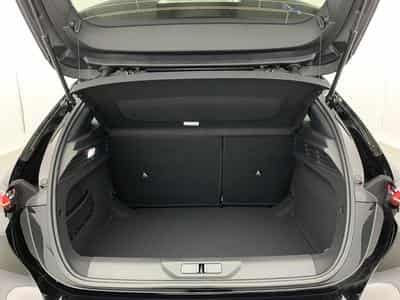 Peugeot 308 Hybrid 145 e-DCS6 Allure (2025) - Photo 11