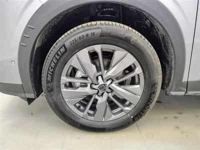 Peugeot 5008 1.2 HYBRID 145cv e-DSC6 Allure 7PL / NAVI / CAMERA360° (2025) - Photo 6