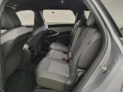 Peugeot 5008 1.2 HYBRID 145cv e-DSC6 Allure 7PL / NAVI / CAMERA360° (2025) - Photo 13