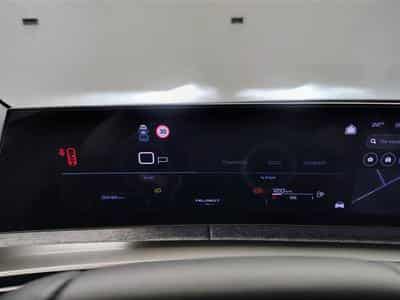 Peugeot 5008 1.2 HYBRID 145cv e-DSC6 Allure 7PL / NAVI / CAMERA360° (2025) - Photo 10