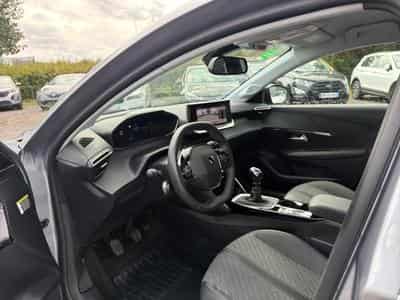 Peugeot 208 1.2 100 ALLURE (2025) - Photo 11