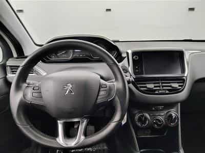 Peugeot 208 1.2i PureTech Signature CARPLAY / PDC (2019) - Foto 9