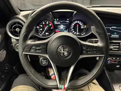 Alfa-Romeo Giulia Giulia Veloce 280 CV CUIR (2019) - Photo 7