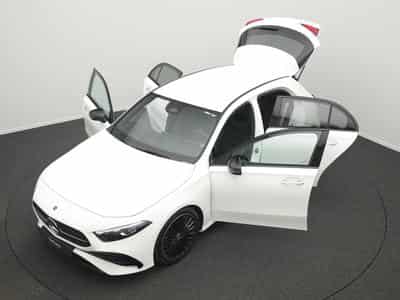 Mercedes A 200 d Multi+Kamera+Ambi+Night (2025) - Foto 14