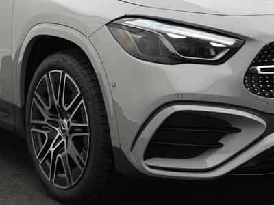 Mercedes GLA 180 AMG-Line (2025) - Photo 9