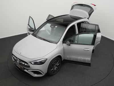 Mercedes GLA 180 AMG-Line (2025) - Photo 14