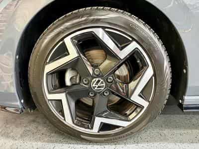 VW Golf Golf VIII 1.5 E-TSi 150cv R-LINE (2025) - Photo 3