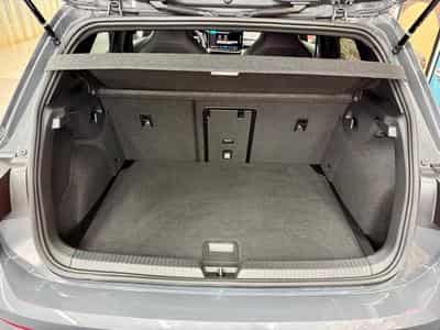 VW Golf Golf VIII 1.5 E-TSi 150cv R-LINE (2025) - Photo 7