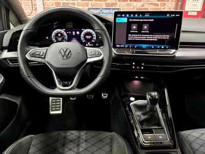 VW Golf Golf VIII 1.5 E-TSi 150cv R-LINE (2025) - Photo 4
