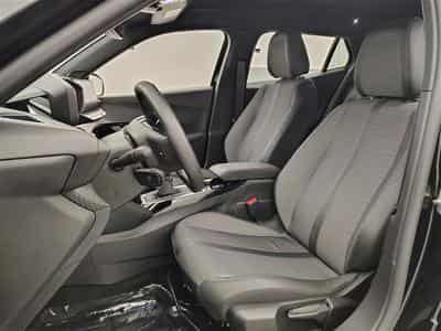 Peugeot 2008 1.2 PureTech Allure S-CUIR/NAVI/LED/JA17/PDC (2023) - Foto 7
