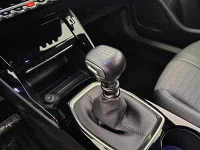 Peugeot 2008 1.2 PureTech Allure S-CUIR/NAVI/LED/JA17/PDC (2023) - Foto 12