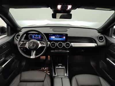 Mercedes GLB 180 Business Line CUIR/NAVI/FULL LED/JA17/PDC (2025) - Foto 7