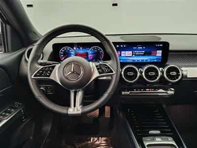 Mercedes GLB 180 Business Line CUIR/NAVI/FULL LED/JA17/PDC (2025) - Foto 8