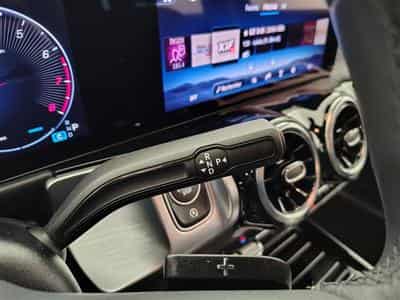 Mercedes GLB 180 Business Line CUIR/NAVI/FULL LED/JA17/PDC (2025) - Foto 11