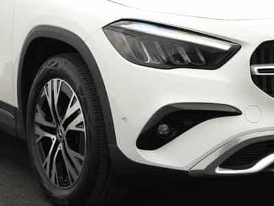 Mercedes GLA 180 Progressive LED+Kamera+Easypack (2025) - Foto 9