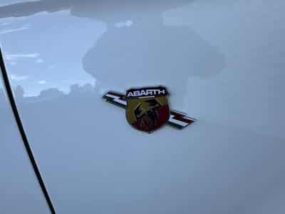 Abarth 500 1.4 turbo t-jet 165ch (2023) - Foto 10