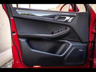 Porsche Macan III GTS PDK (441 CH) - CARMINE RED (2022) - Photo 9