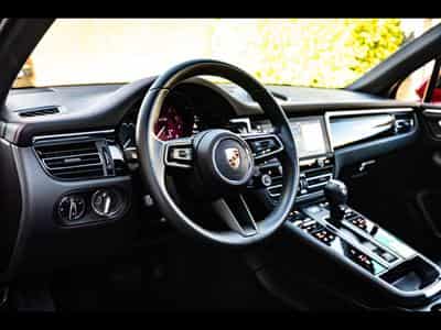 Porsche Macan III GTS PDK (441 CH) - CARMINE RED (2022) - Photo 10