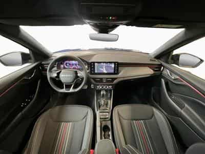 Skoda Kamiq Monte-Carlo+DSG+LED+P.Assisted+LM17 (2025) - Photo 2
