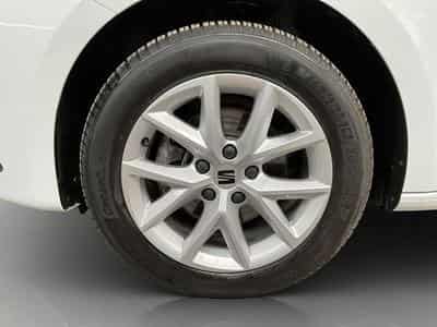 Seat Leon Style+LED+FullLink+P.Comfort+P.Convenance+RearView (2025) - Photo 8