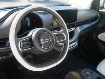 Fiat 500 BOCELLI 42 Kwh (2023) - Photo 11